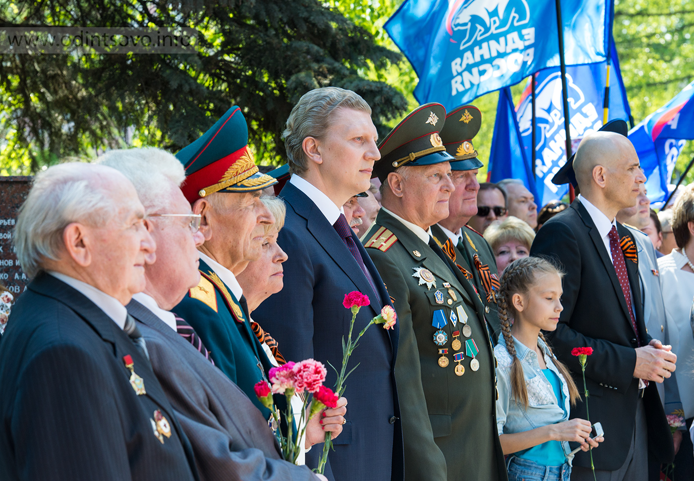Сценарий митинга у памятника к 9 маю Сценарий митинга у памятника к 9 маю
