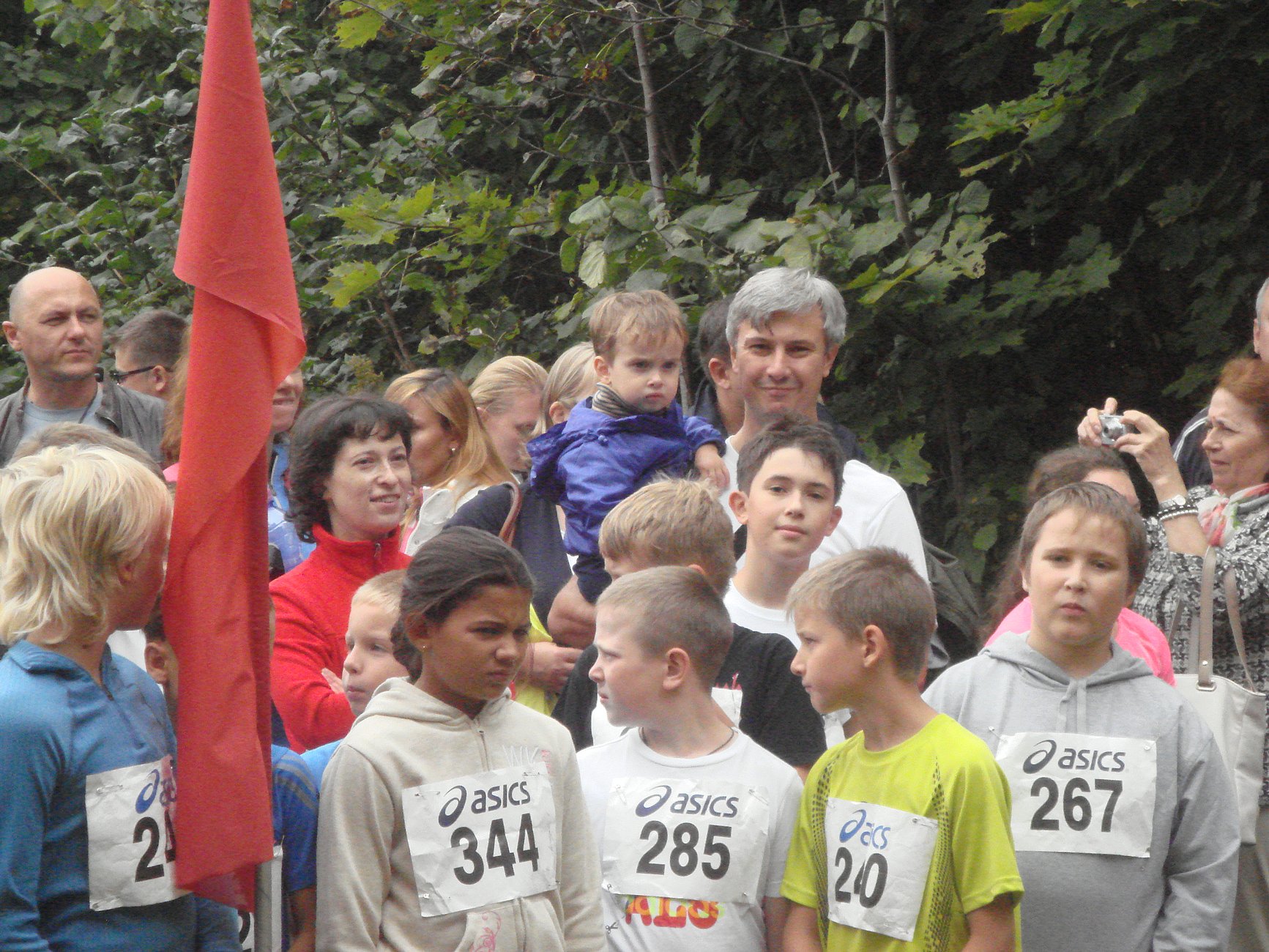 Митинг на болотной площади навальный 2013. Сколько людей в лебедяни занимаются спортом. Парад в балашихе день города. Футбольная команда электрон 2008. 24 сентября 2013 г.