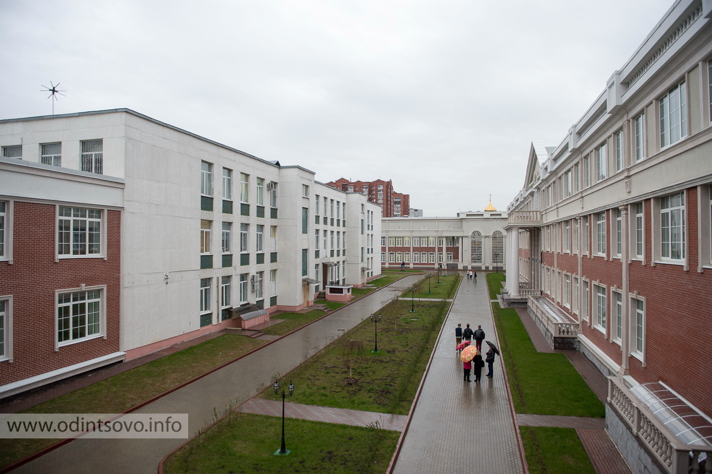 Школа заречье отзывы. Зареченская школа Одинцовский. Школы Заречье Одинцово. Зареченская школа Одинцовский район. Школа в Заречье Сколково.