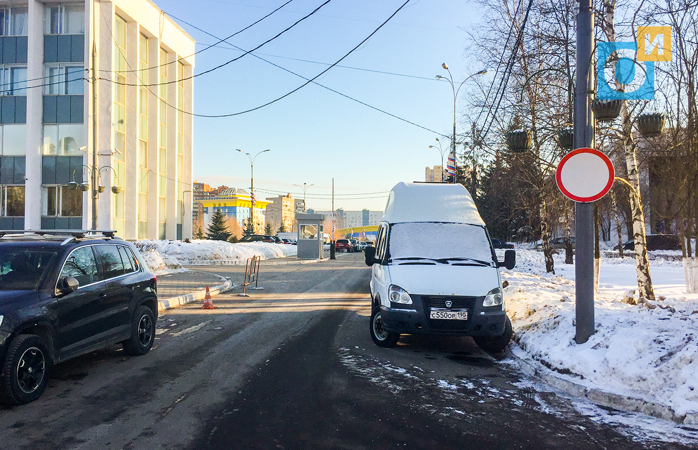 Запретить движение любых транспортных средств тротуару