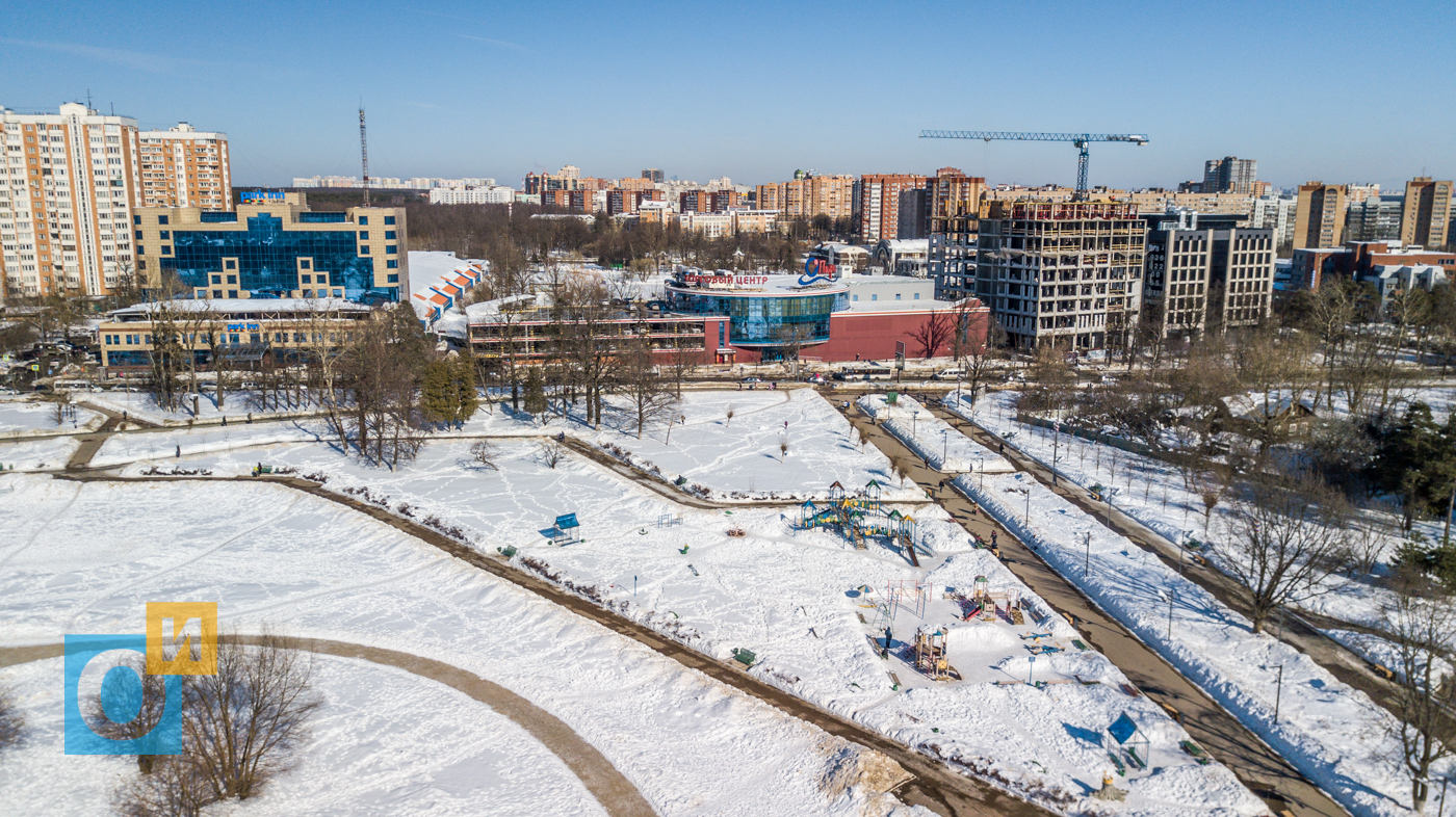 Опарк одинцово. ТЦ опарк Одинцово. ТЦ опарк Одинцово магазины. Гостиница около опарк Одинцово. Фото улицы Неделина в Одинцово.